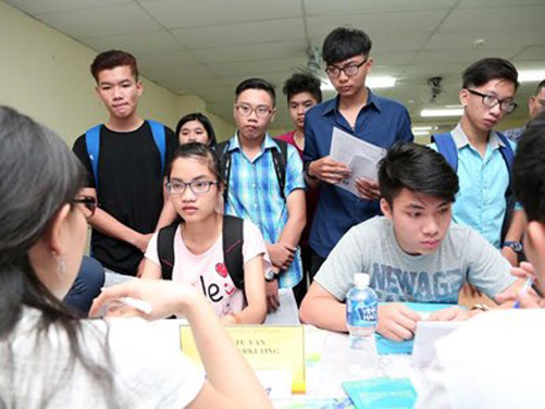 Hàng nghìn chỉ tiêu vẫn đang "ngóng" thí sinh